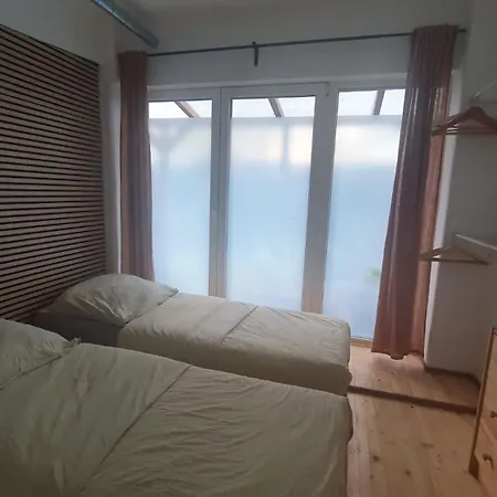 Squat Deluxe Berlin, The Penzion Berlín