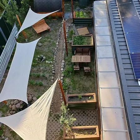 Squat Deluxe Berlin, The Maison d'hôtes *