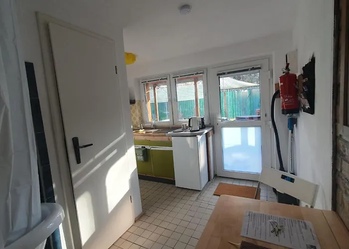 Squat Deluxe Berlin, The Gæstehus