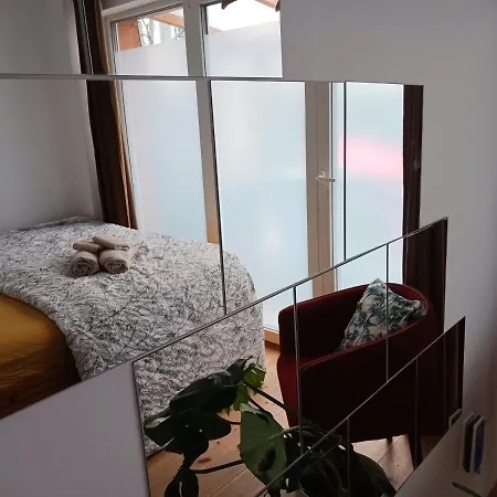 Squat Deluxe Berlin, The Gasthof