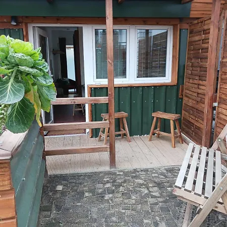 Squat Deluxe Berlin, The Berlijn