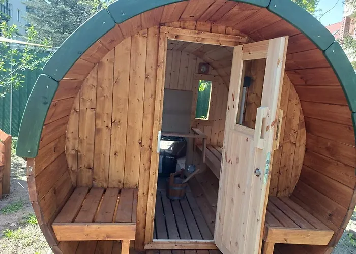 Pensionat Squat Deluxe Berlin, The Berlin