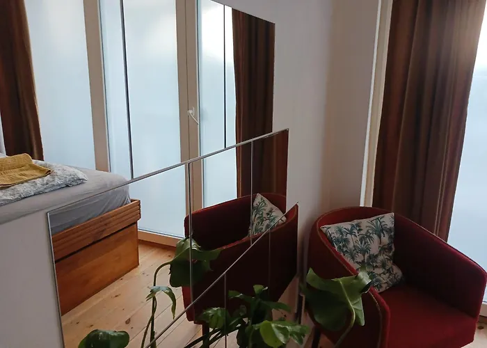 Squat Deluxe Berlin, The Pensionat 3*